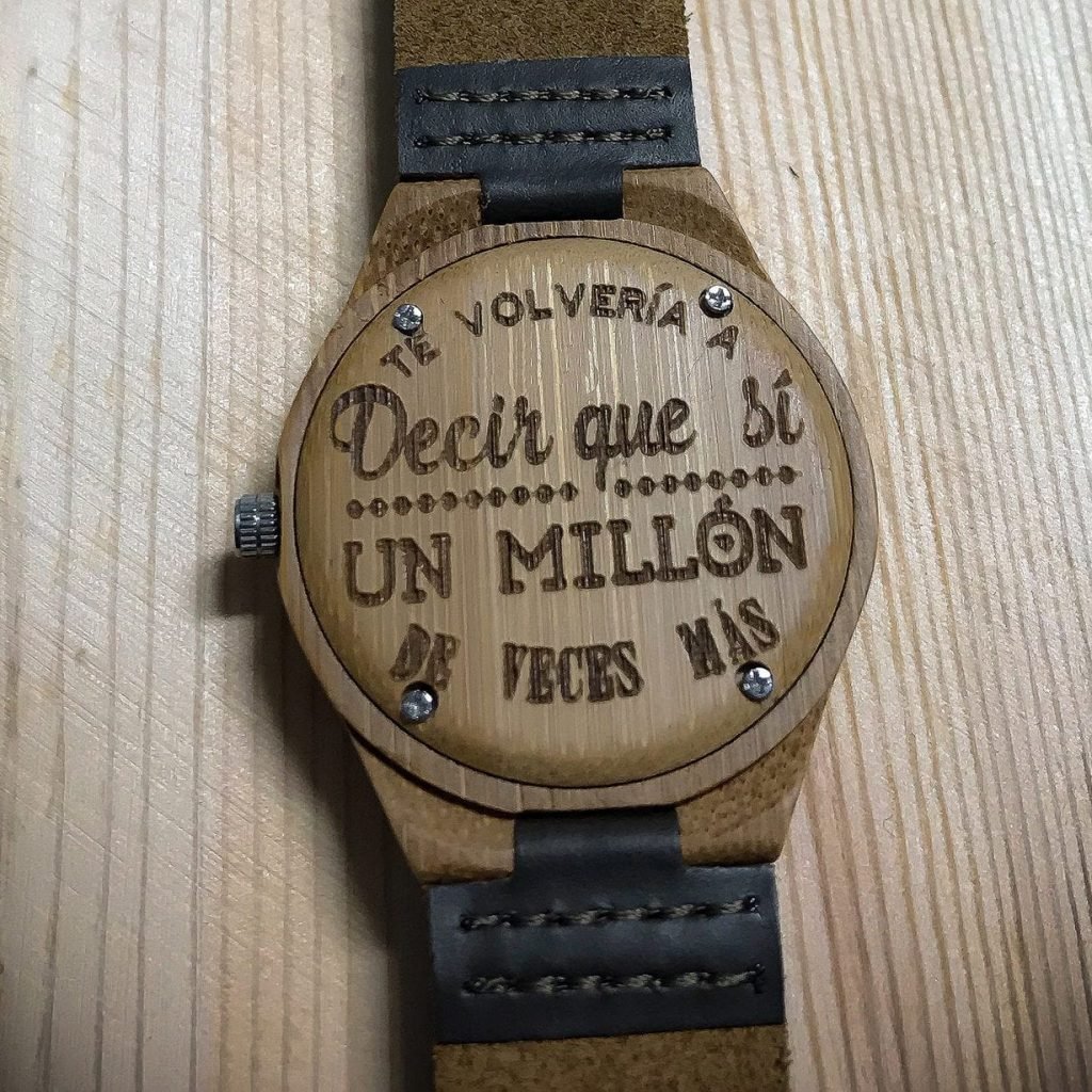 Reloj Grabado, Reloj de Madera / Regalos Personalizados para