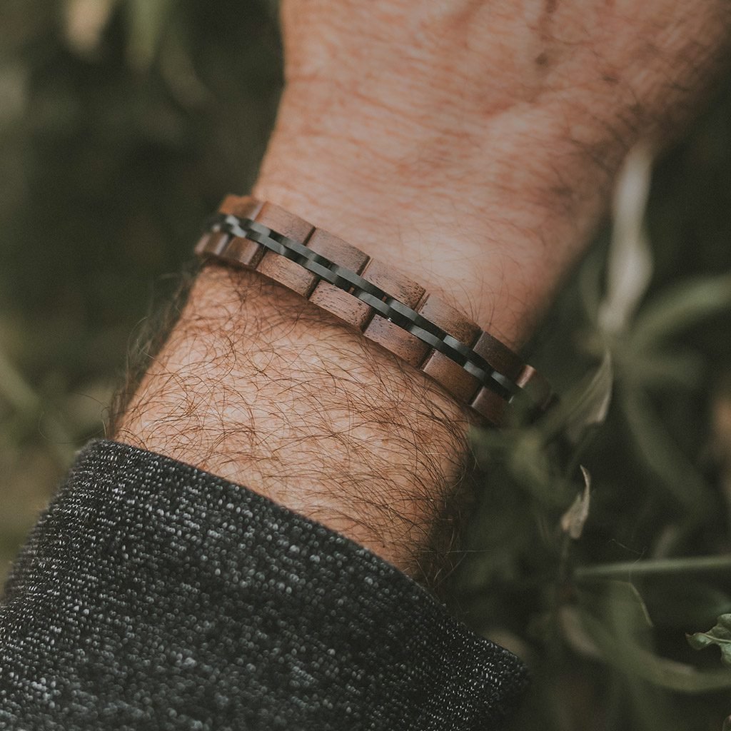 Pulsera de madera y metal