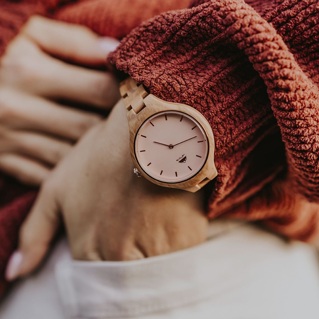 Reloj de madera para mujer rosa